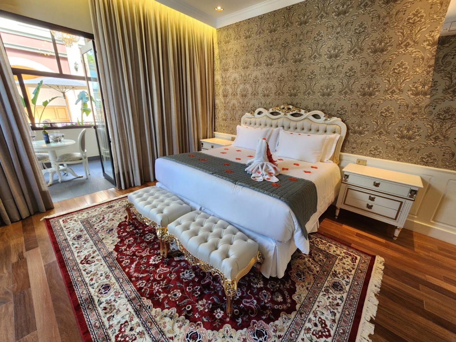 Pousada Luis XV Campos do Jordão الغرفة الصورة A bedroom at the hotel