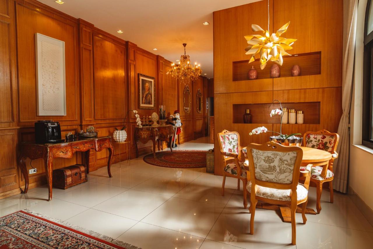 Pousada Luis XV Campos do Jordão المظهر الخارجي الصورة A dining room