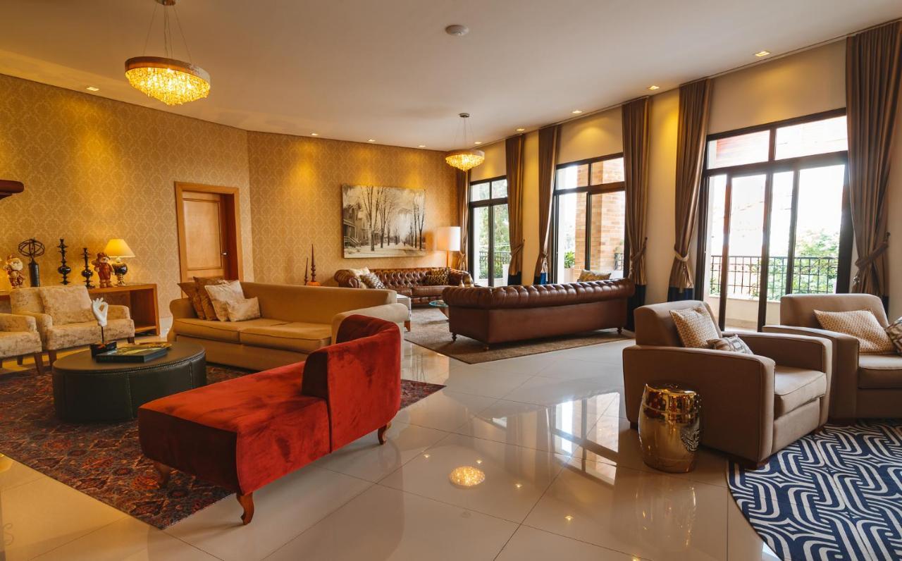 Pousada Luis XV Campos do Jordão المظهر الخارجي الصورة The interior of the hotel