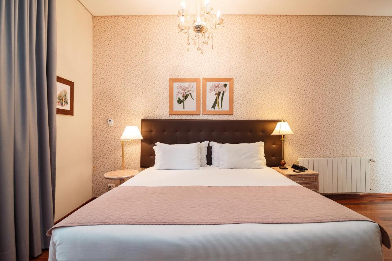 Pousada Luis XV Campos do Jordão المظهر الخارجي الصورة A bedroom at the hotel