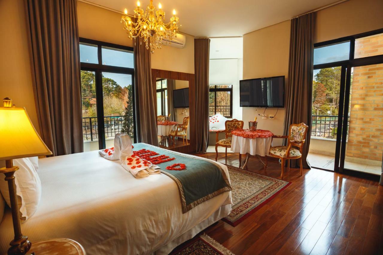 Pousada Luis XV Campos do Jordão المظهر الخارجي الصورة A bedroom at the hotel